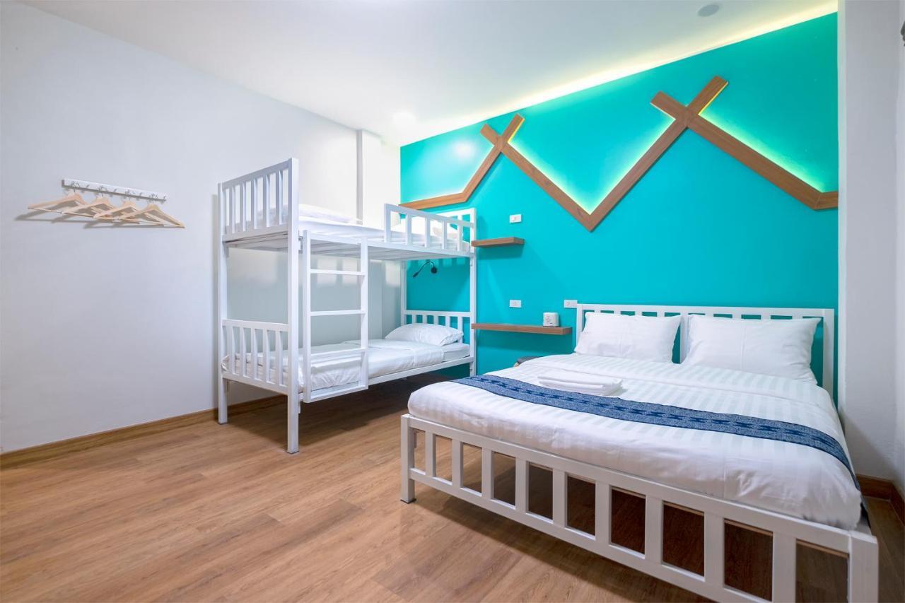 Bed Friends Poshtel *